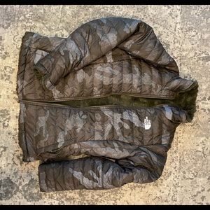 Girls Northface reversible jacket. Excellent condition.